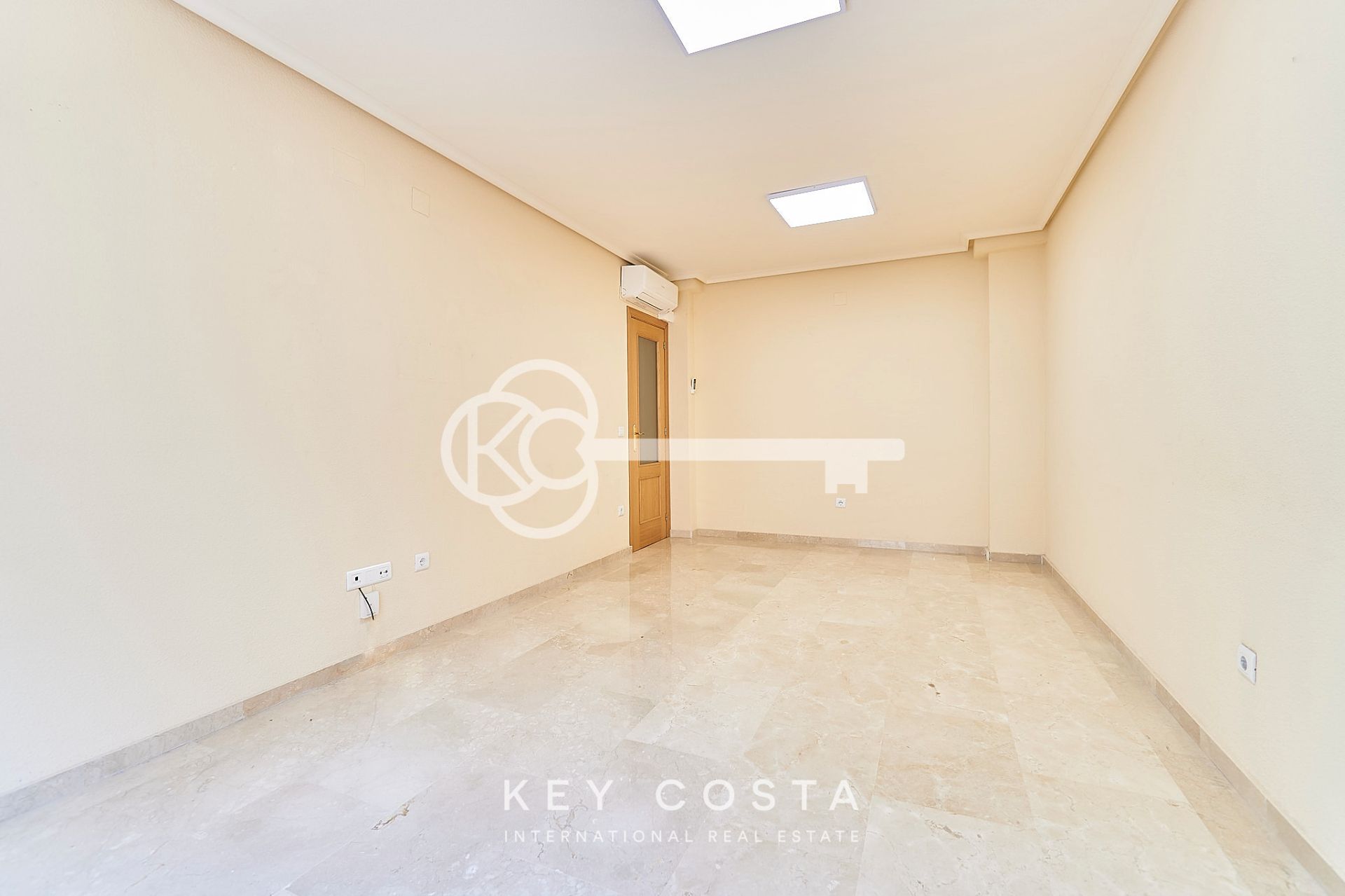 Piso en venta en Alicante / Alacant con Aire acondicionado