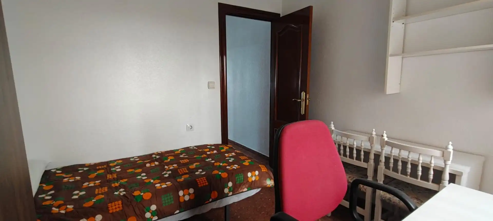Schlafzimmer von Wohnung zur Miete in Granada
