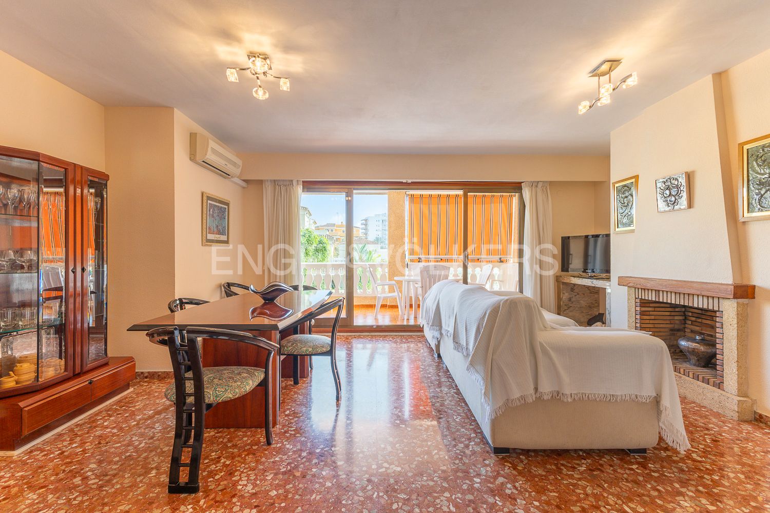 Sala d'estar de Apartament en venda en Sueca amb Aire condicionat, Calefacció i Jardí privat