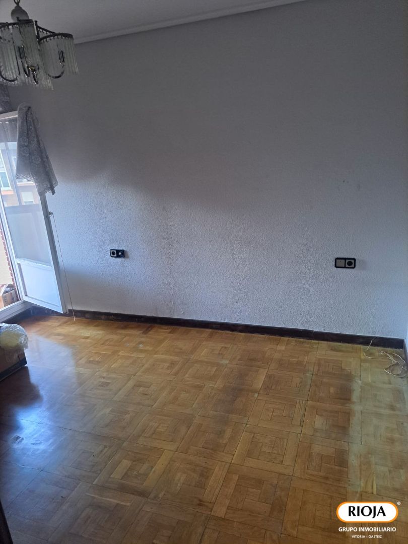 Bedroom of Flat for sale in Vitoria - Gasteiz  with Heating, Terrace and Storage room