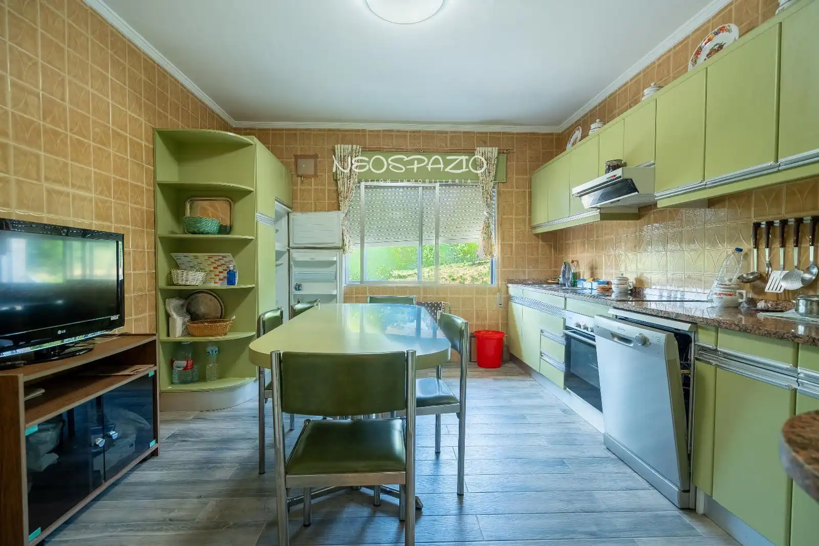 Cuina de Casa o xalet en venda en Lugo amb Calefacció i Terrassa