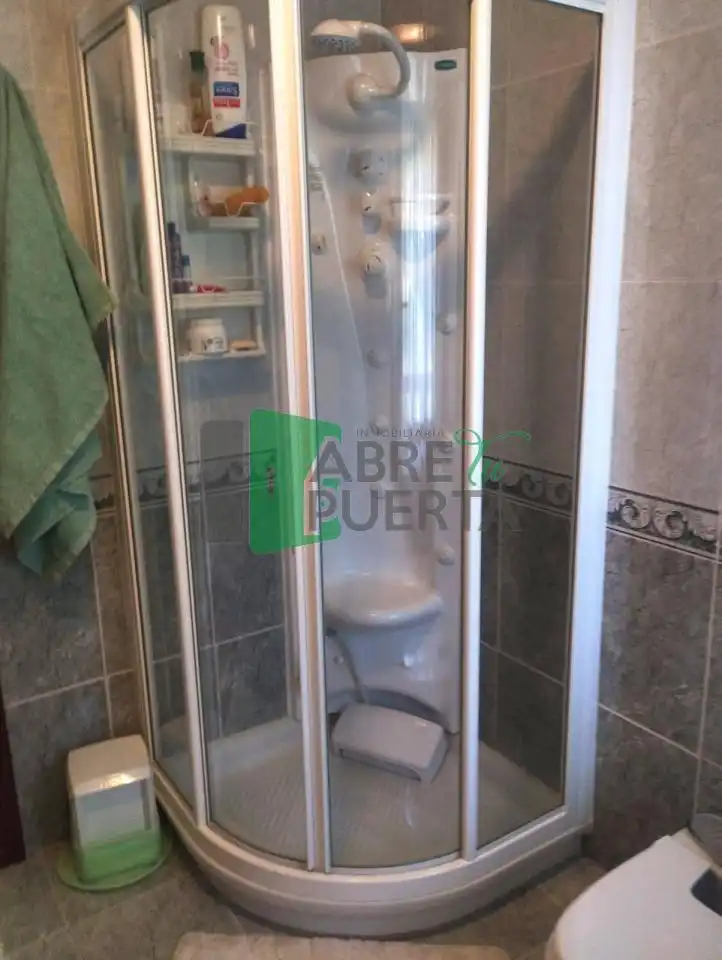 Bathroom of Houses for sale in Ourense Capital   with Heating, Private garden and Terrace
