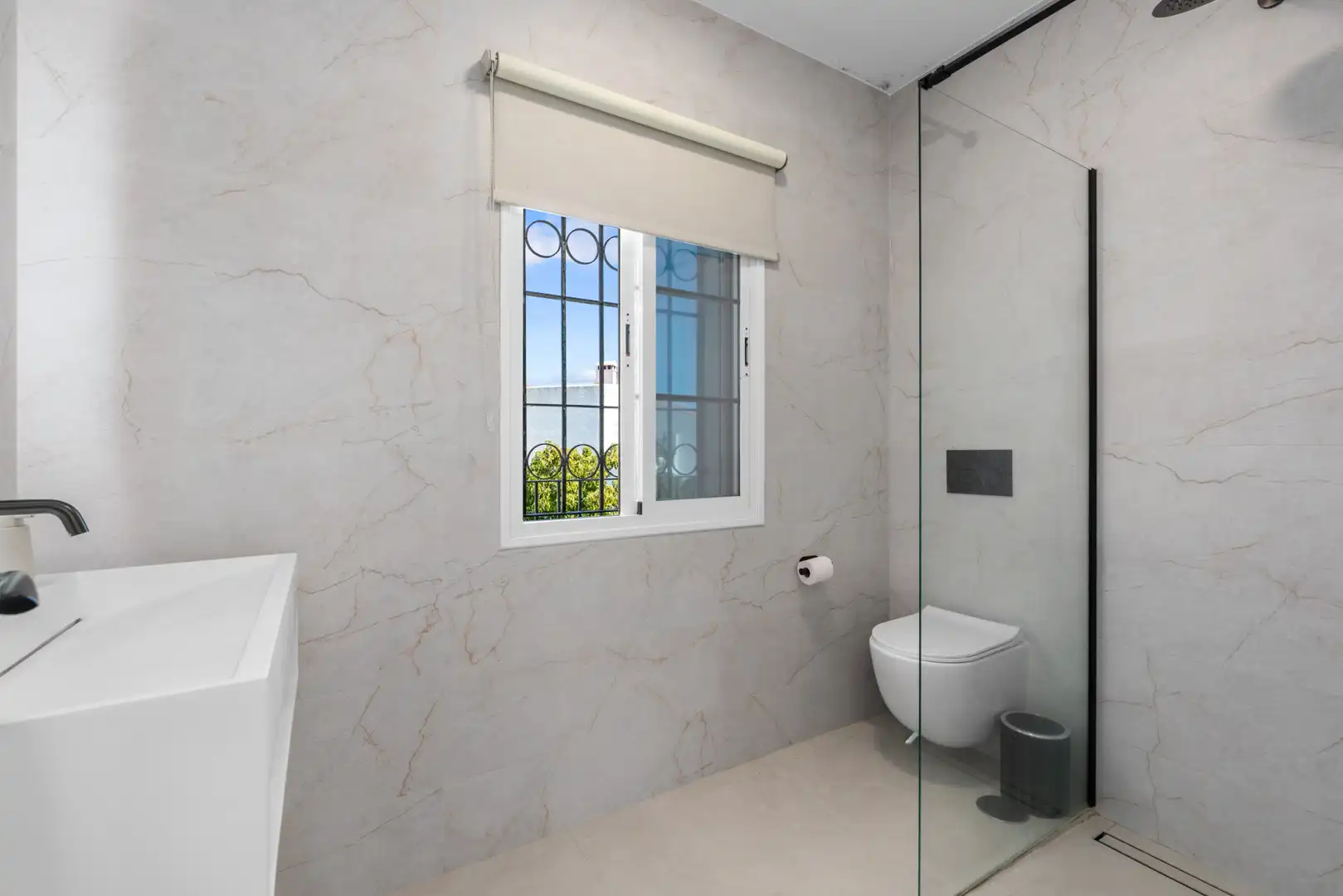 Baño de Casa o chalet en venta en Estepona con Aire acondicionado, Jardín privado y Terraza