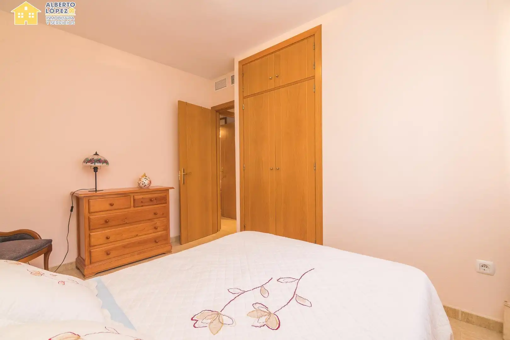Habitación de Apartamento en venta en Alicante / Alacant con Aire acondicionado, Calefacción y Piscina comunitaria