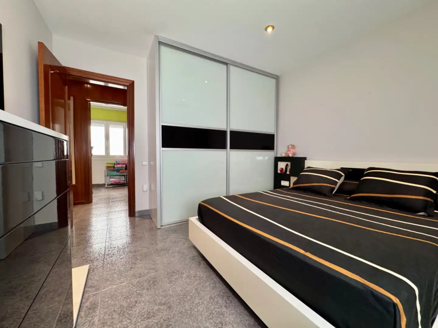 Habitación de Piso en venta en Sant Boi de Llobregat con Aire acondicionado, Terraza y Trastero