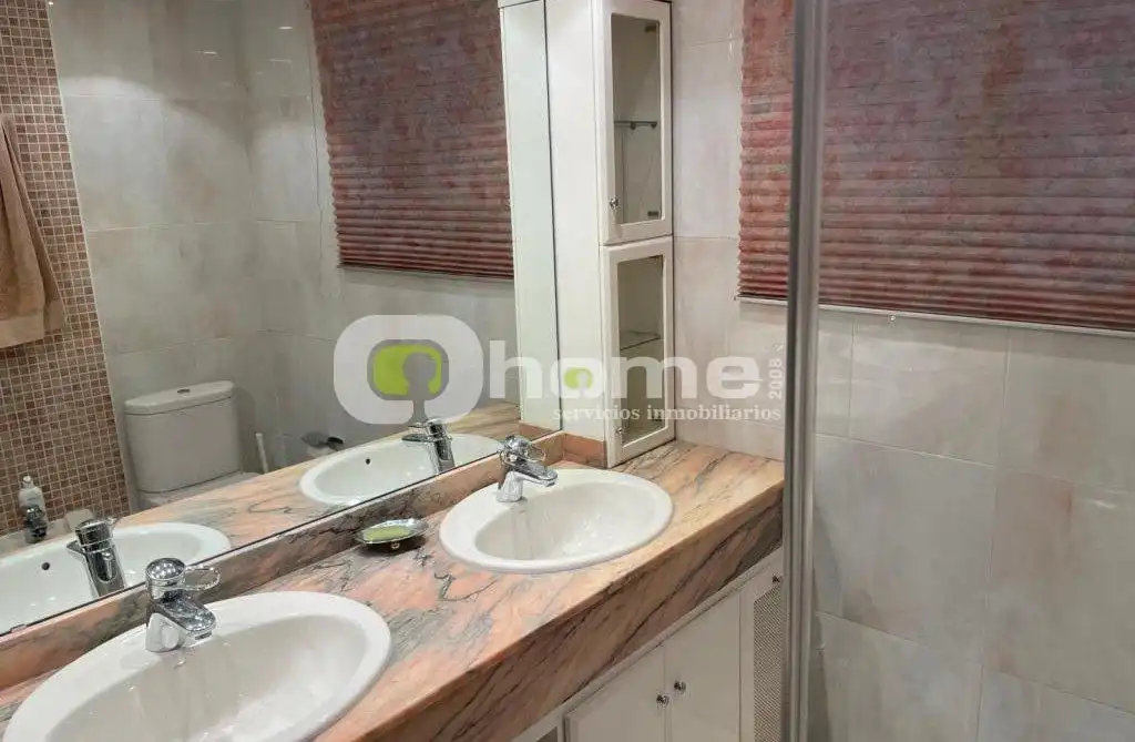 Baño de Piso en venta en Zamora Capital  con Calefacción, Parquet y Lavadora