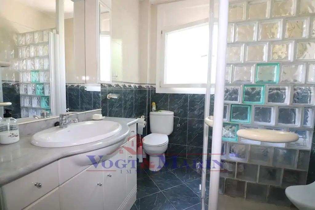 Casa con terraza en venta en Carrer Montgrí, imagen 50