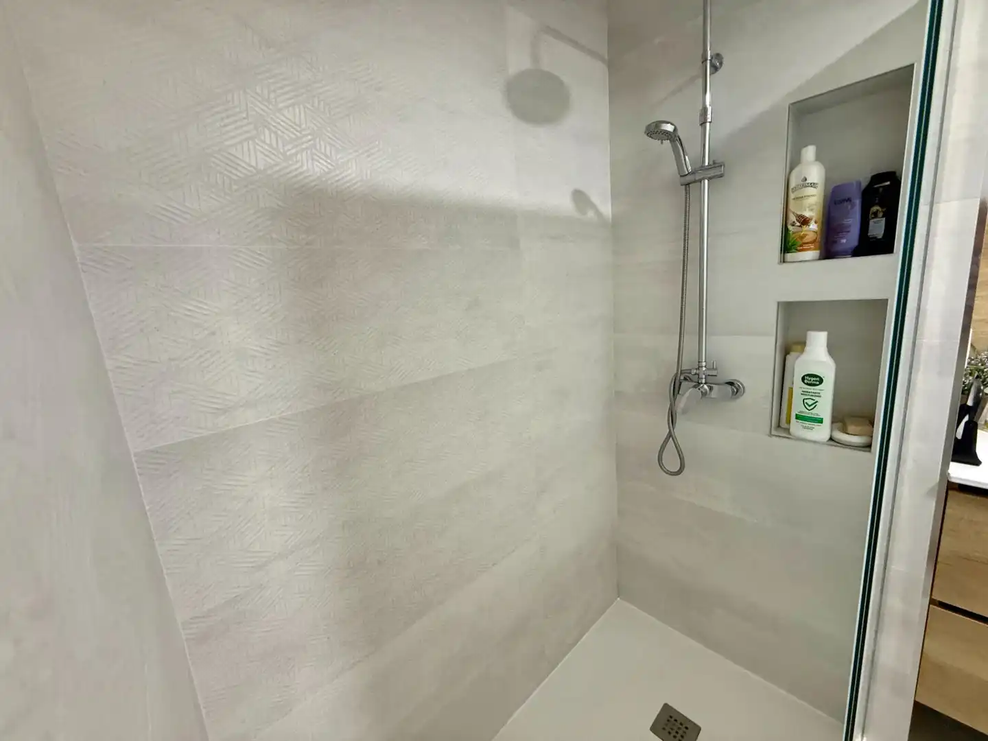 Baño de Piso en venta en Torrevieja con Calefacción, Terraza y Amueblado