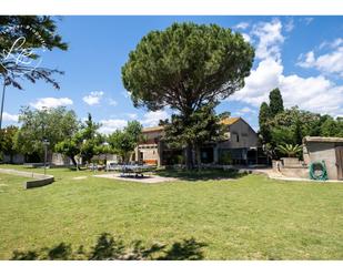 Jardí de Finca rústica en venda en Figueres amb Calefacció, Jardí privat i Piscina