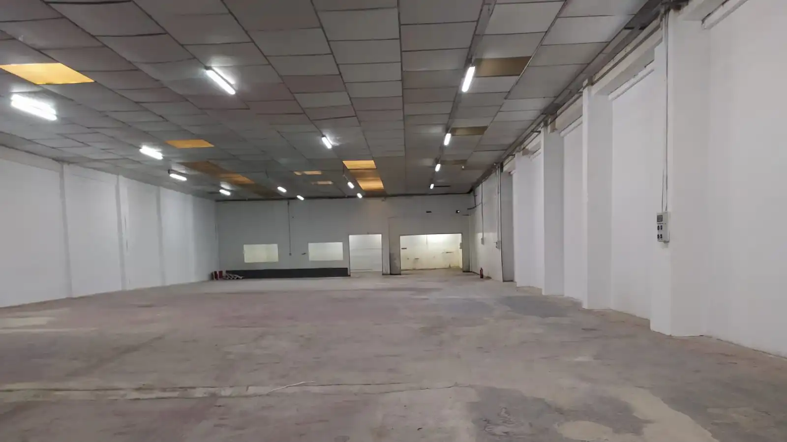 Nau industrial de lloguer en Xirivella amb Alarma