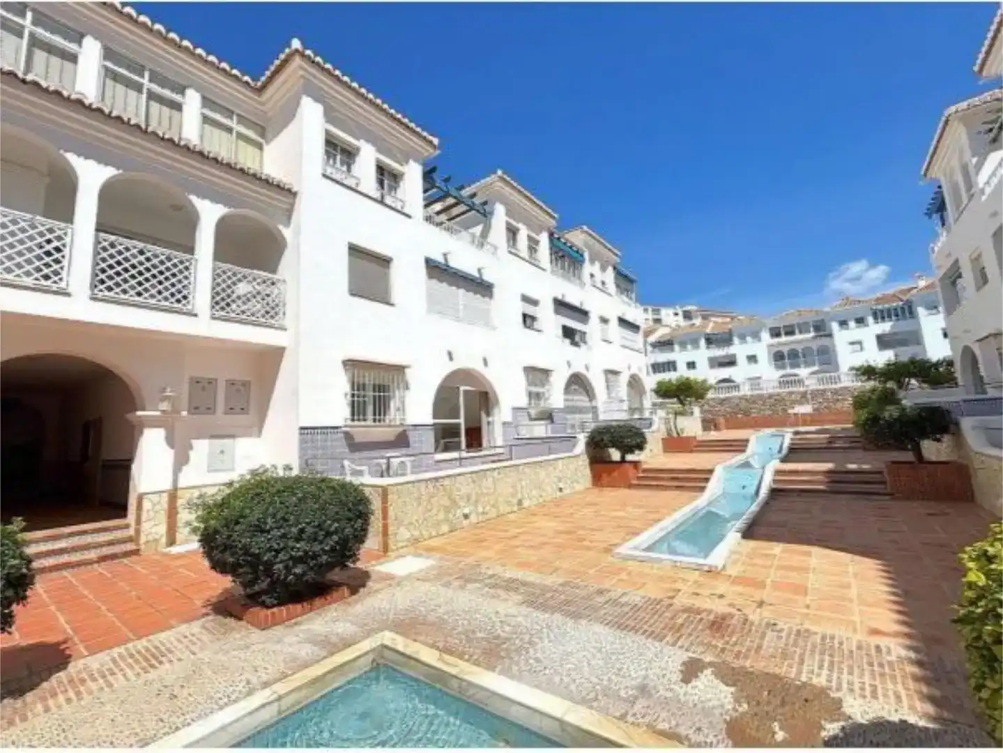 Vista exterior de Pis en venda en Nerja amb Piscina
