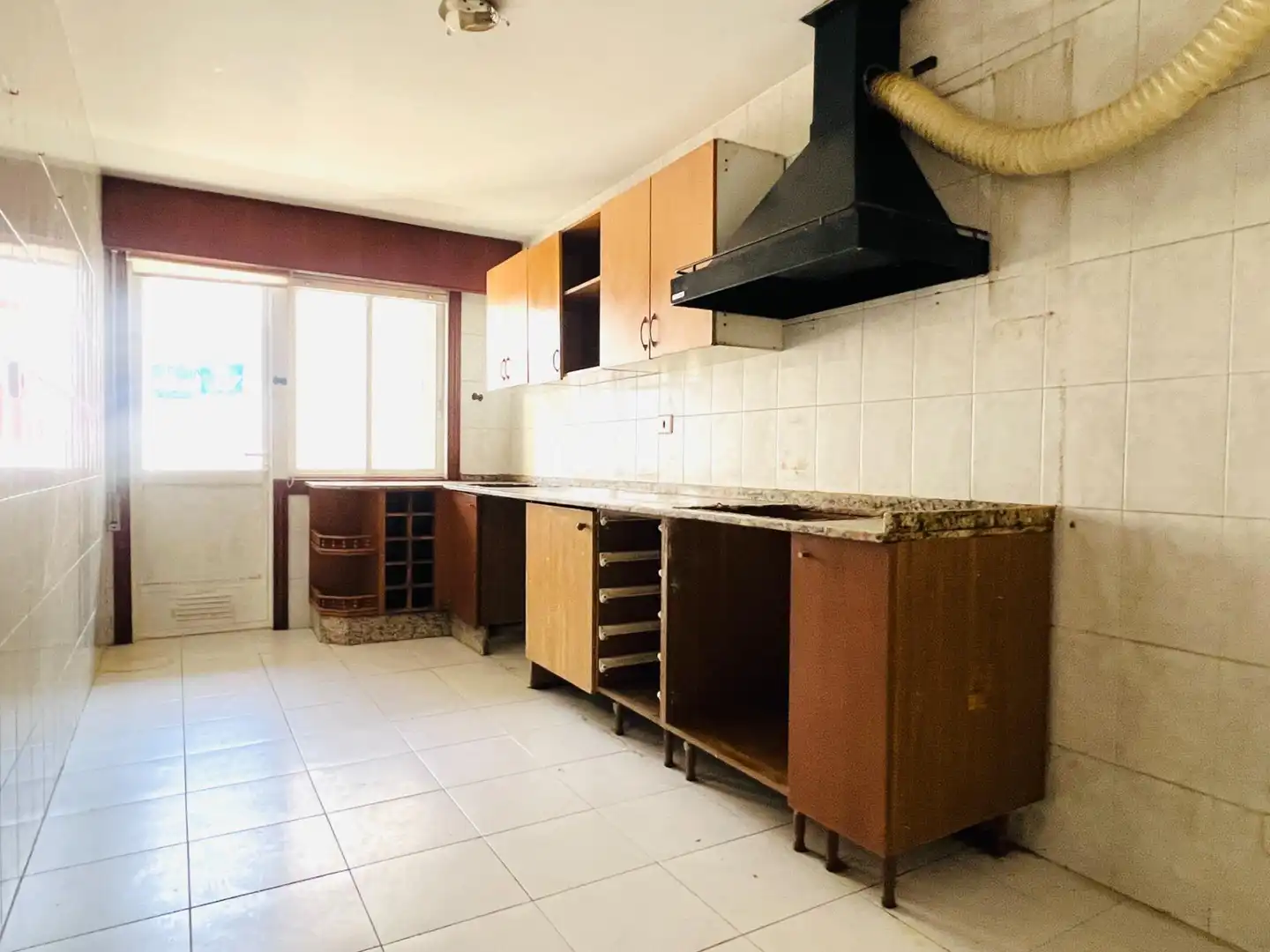 Küche von Wohnung zum Verkauf in A Coruña Capital 
