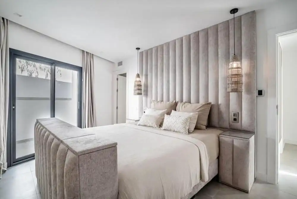 Dormitori de Casa o xalet de lloguer en Marbella amb Aire condicionat, Jardí privat i Terrassa