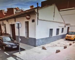 Vista exterior de Casa o xalet en venda en Torrent amb Terrassa