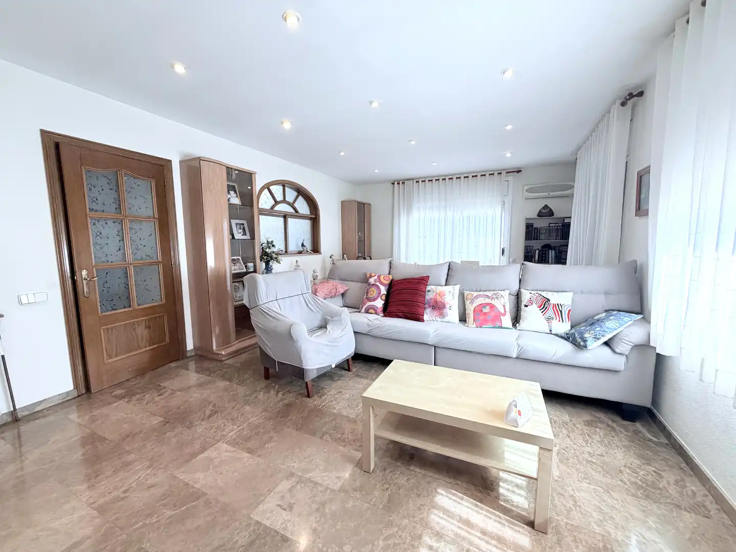 Living room of Houses for sale in Terrassa  with Air Conditioner, Heating and Private garden