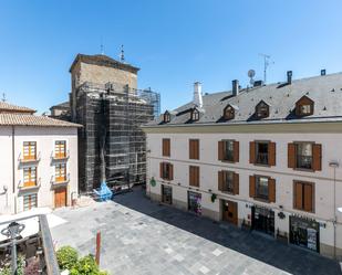 Vista exterior de Pis en venda en Jaca amb Calefacció, Terrassa i Balcó