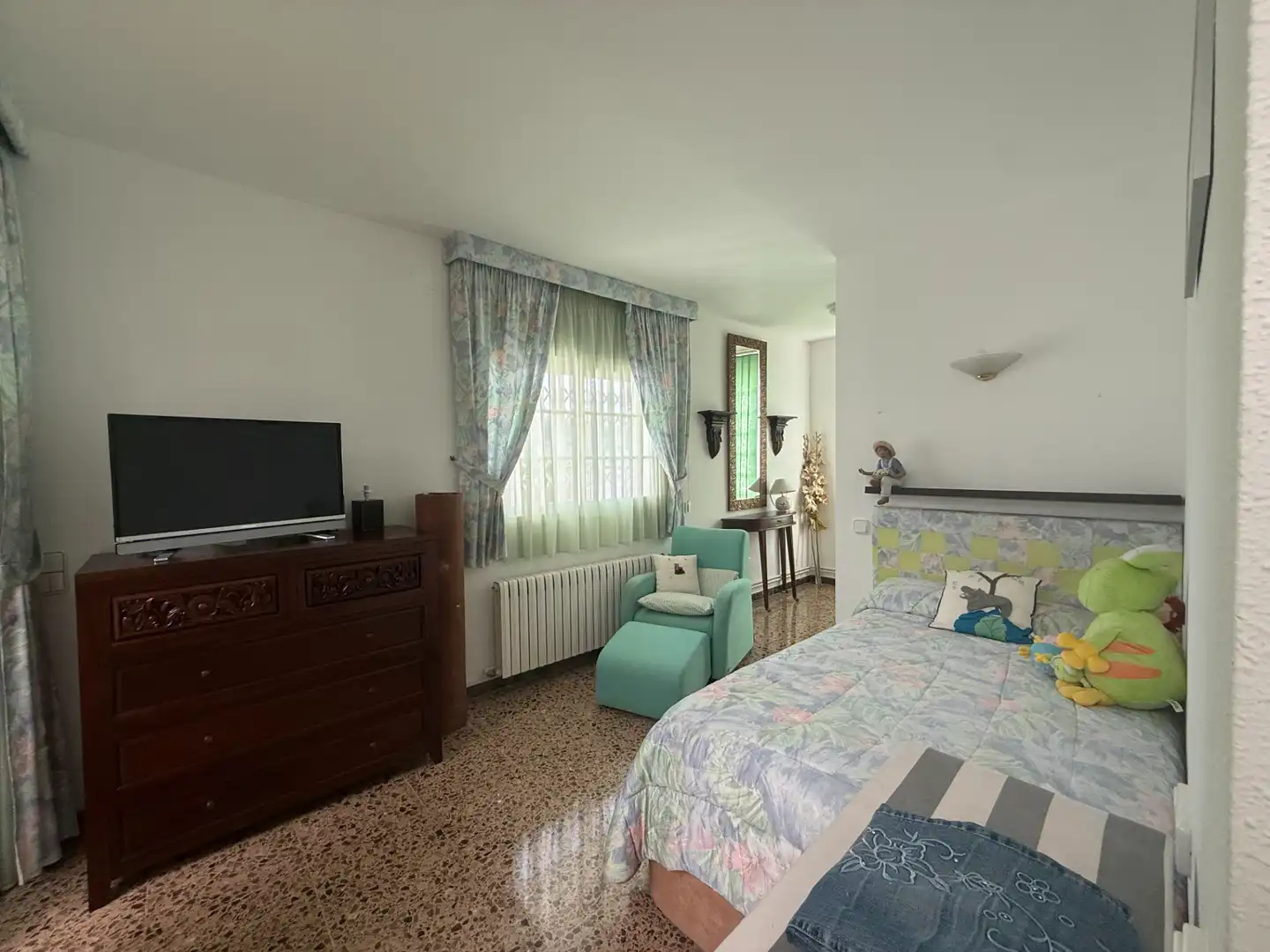 Schlafzimmer von Haus zum Verkauf in Begues mit Heizung, Privatgarten und Terrasse