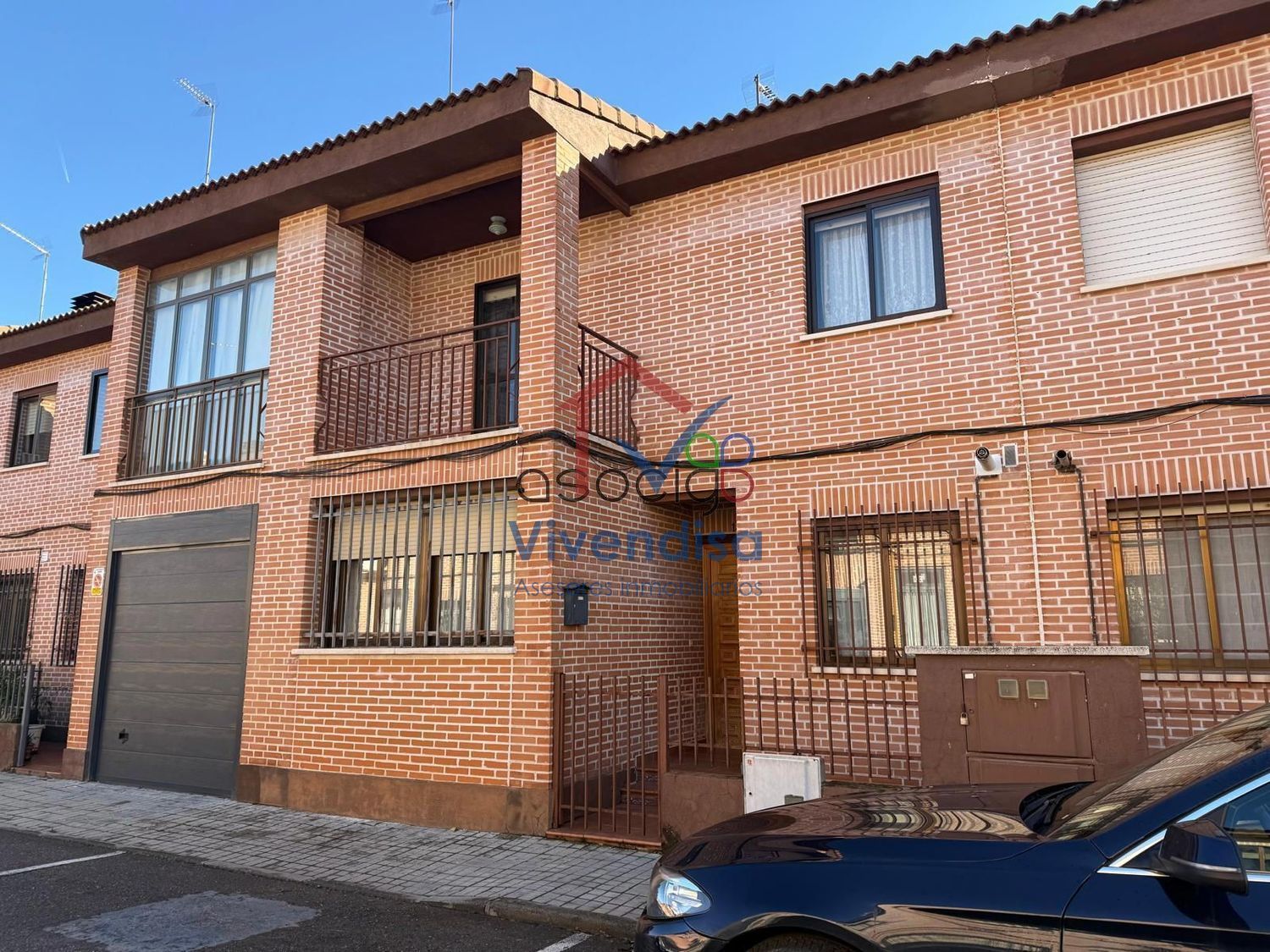Exterior view of Single-family semi-detached for sale in Marchamalo  with Heating, Terrace and Balcony