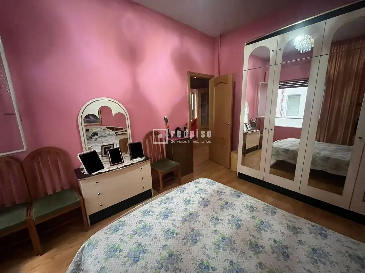 Habitación de Piso en venta en Madrid con Calefacción