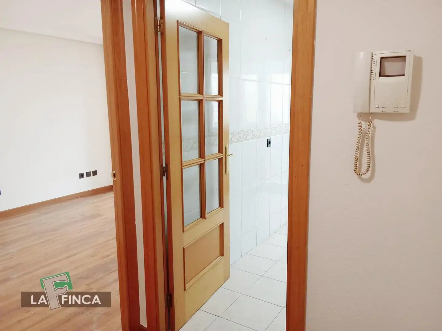 Pis en venda en Oviedo  amb Calefacció, Parquet i Terrassa