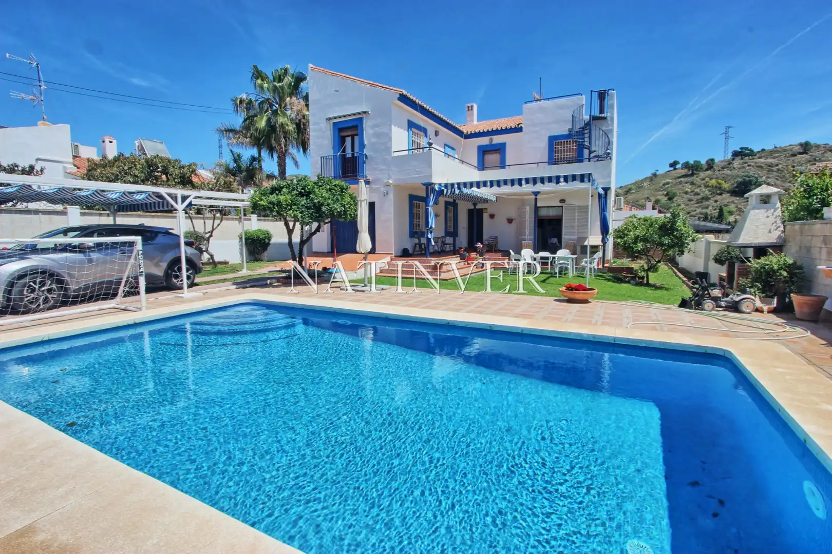Vista exterior de Casa o chalet en venta en Vélez-Málaga con Jardín privado, Terraza y Piscina