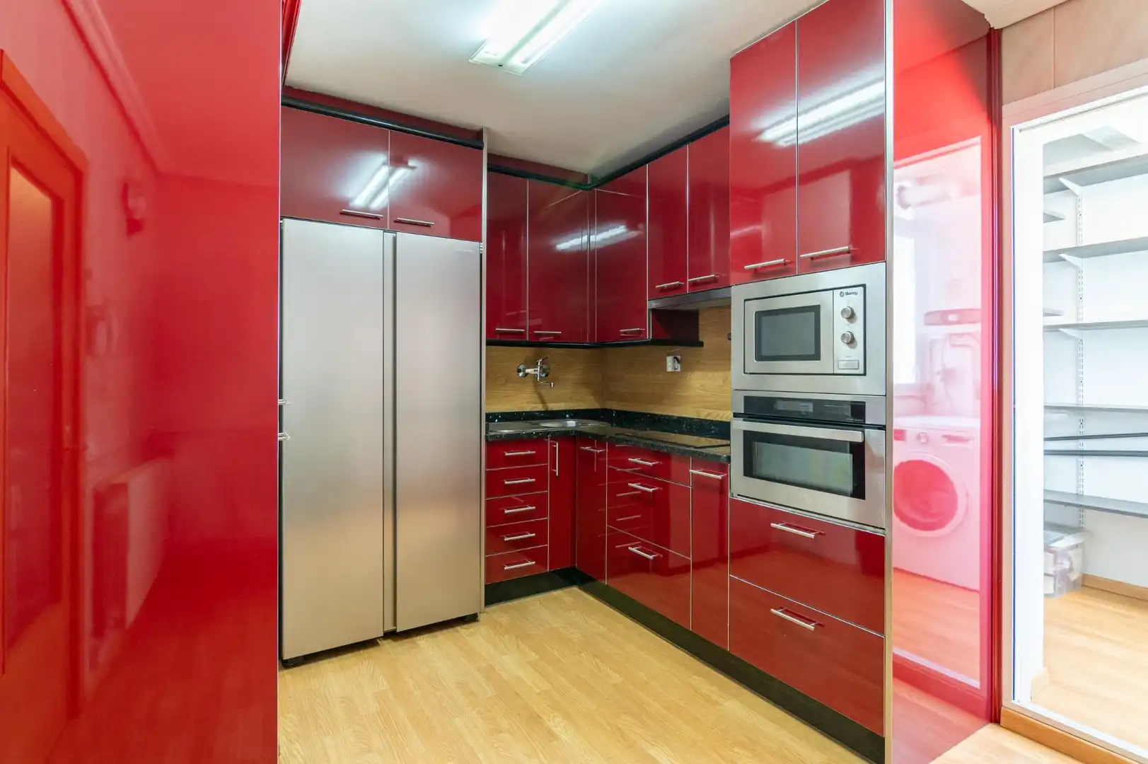 Cocina de Piso en venta en  Pamplona / Iruña con Calefacción, Parquet y Balcón