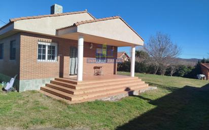 Exterior view of House or chalet for sale in Villaquilambre  with Heating, Private garden and Furnished