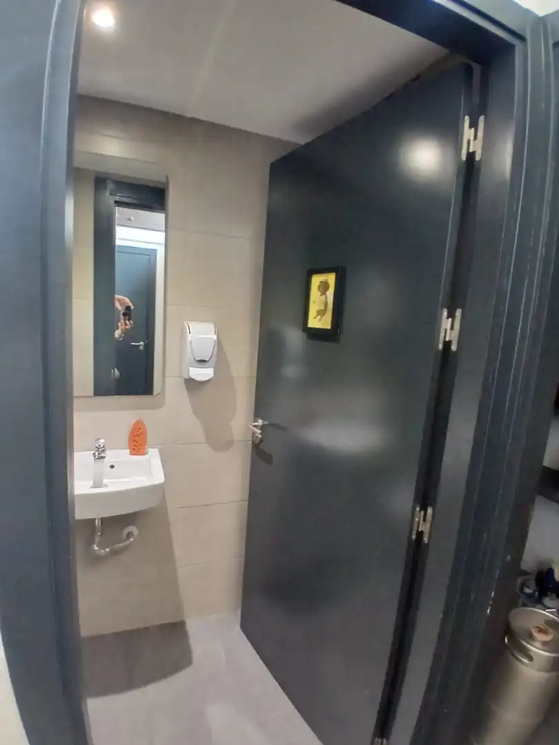 Badezimmer von Geschaftsraum zur Miete in Sant Antoni de Vilamajor mit Klimaanlage, Heizung und Möbliert