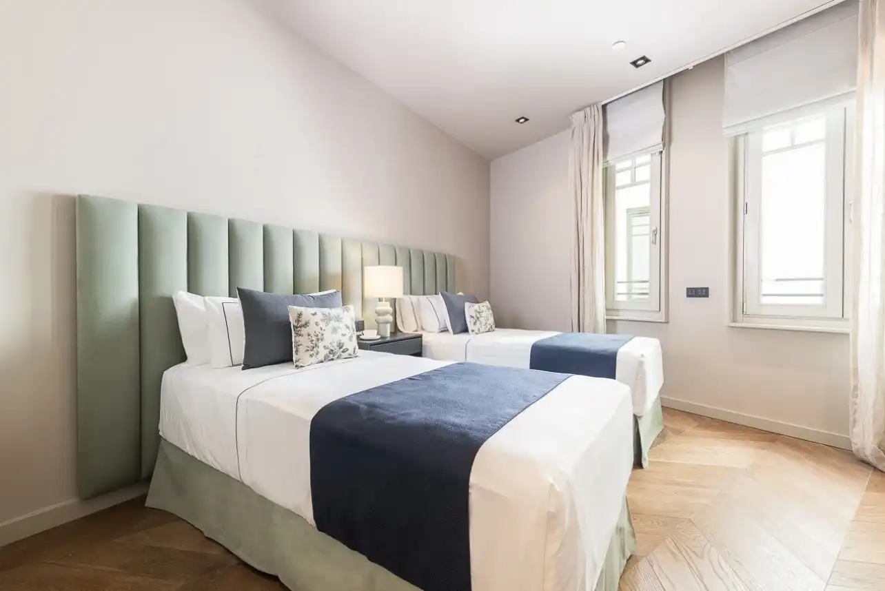 Dormitori de Apartament de lloguer en Barcelona amb Aire condicionat, Calefacció i Moblat
