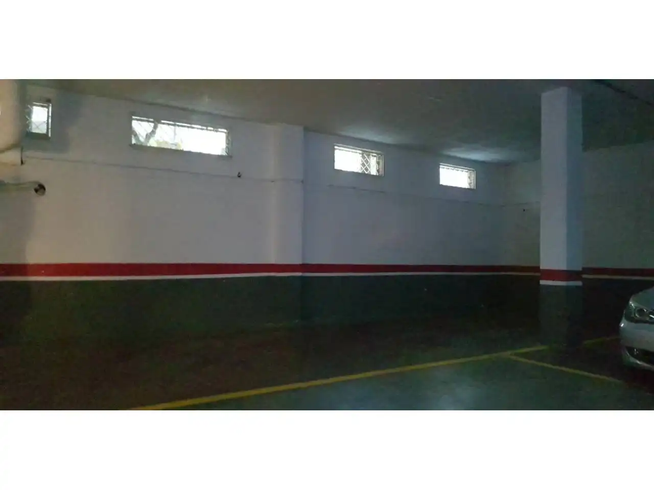Parking de Piso de alquiler en Sevilla con Aire acondicionado, Balcón y Piscina comunitaria