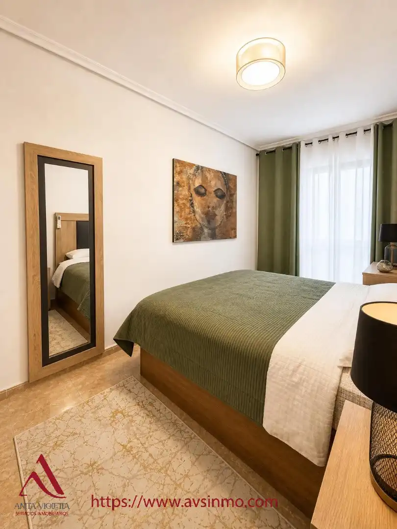 Habitación de Apartamento de alquiler en Orihuela con Aire acondicionado, Calefacción y Terraza