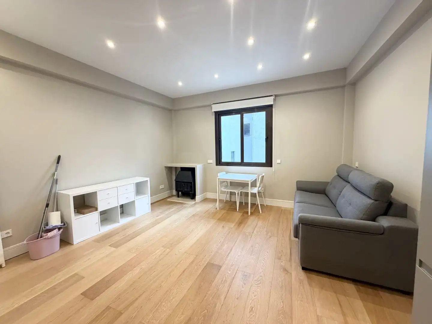 Sala d'estar de Estudi en venda en Madrid amb Aire condicionat i Calefacció