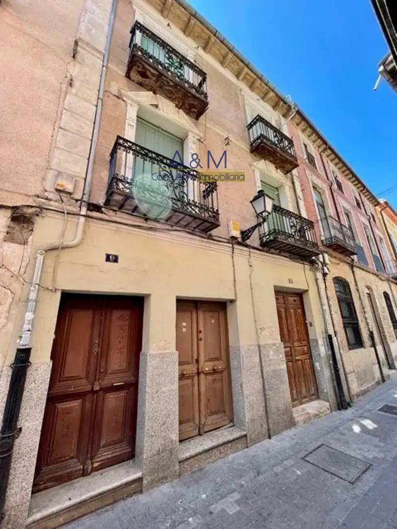 Vista exterior de Edifici en venda en Peñafiel