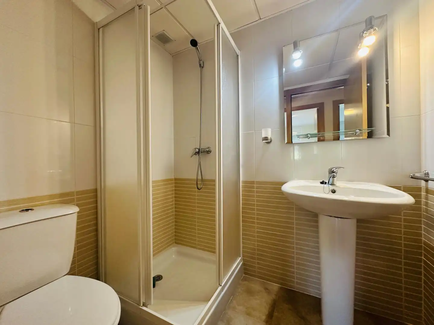 Baño de Planta baja en venta en Masdenverge con Aire acondicionado