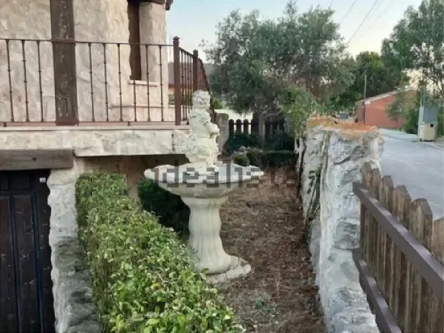 Jardí de Casa o xalet en venda en Martín Muñoz de la Dehesa amb Aire condicionat, Jardí privat i Parquet