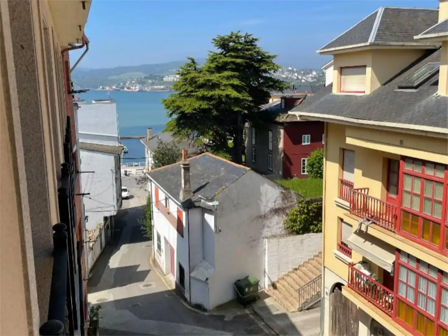 Außenansicht von Wohnung zur Miete in Castropol mit Balkon
