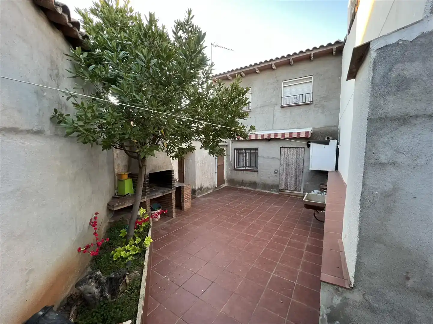 Vista exterior de Casa o chalet en venta en Los Navalmorales con Jardín privado y Trastero