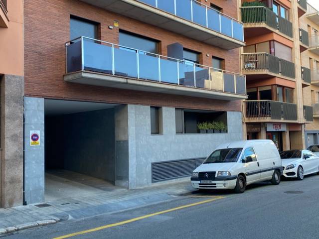 Garaje en Alquiler en Carrer Santa Llogaia, 56 en Creu de la Mà