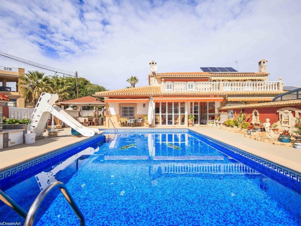 Piscina de Casa o xalet en venda en Orihuela amb Aire condicionat, Piscina i Forn