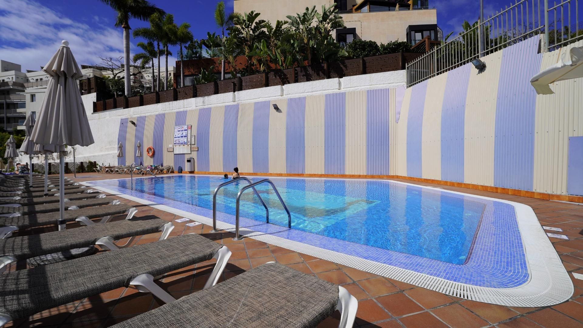 Piscina de Apartament en venda en San Bartolomé de Tirajana amb Terrassa i Piscina comunitària