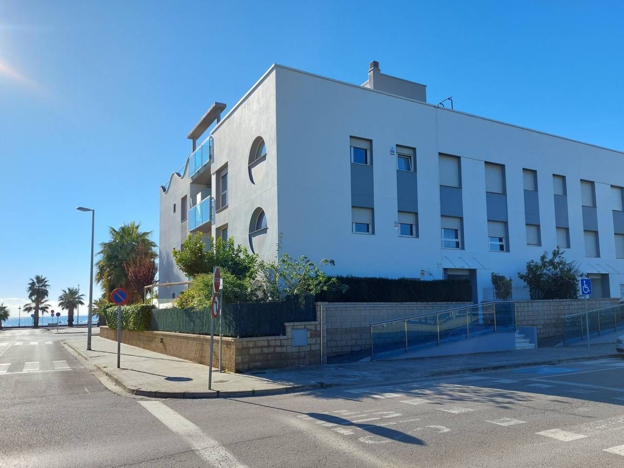 Exterior view of Flat for sale in Cubelles  with Air Conditioner, Heating and Terrace