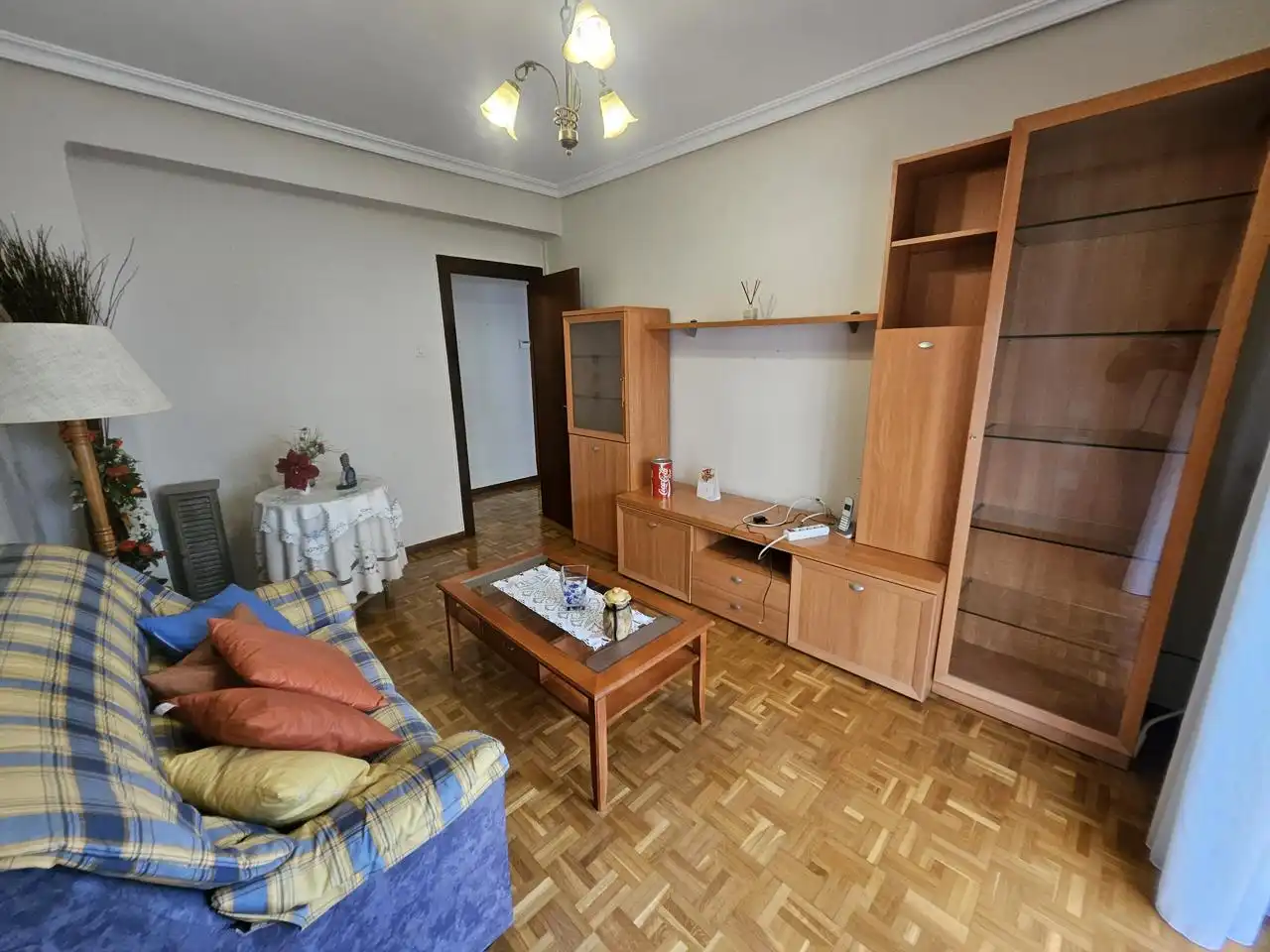 Sala d'estar de Pis en venda en Burlada / Burlata amb Aire condicionat, Calefacció i Parquet