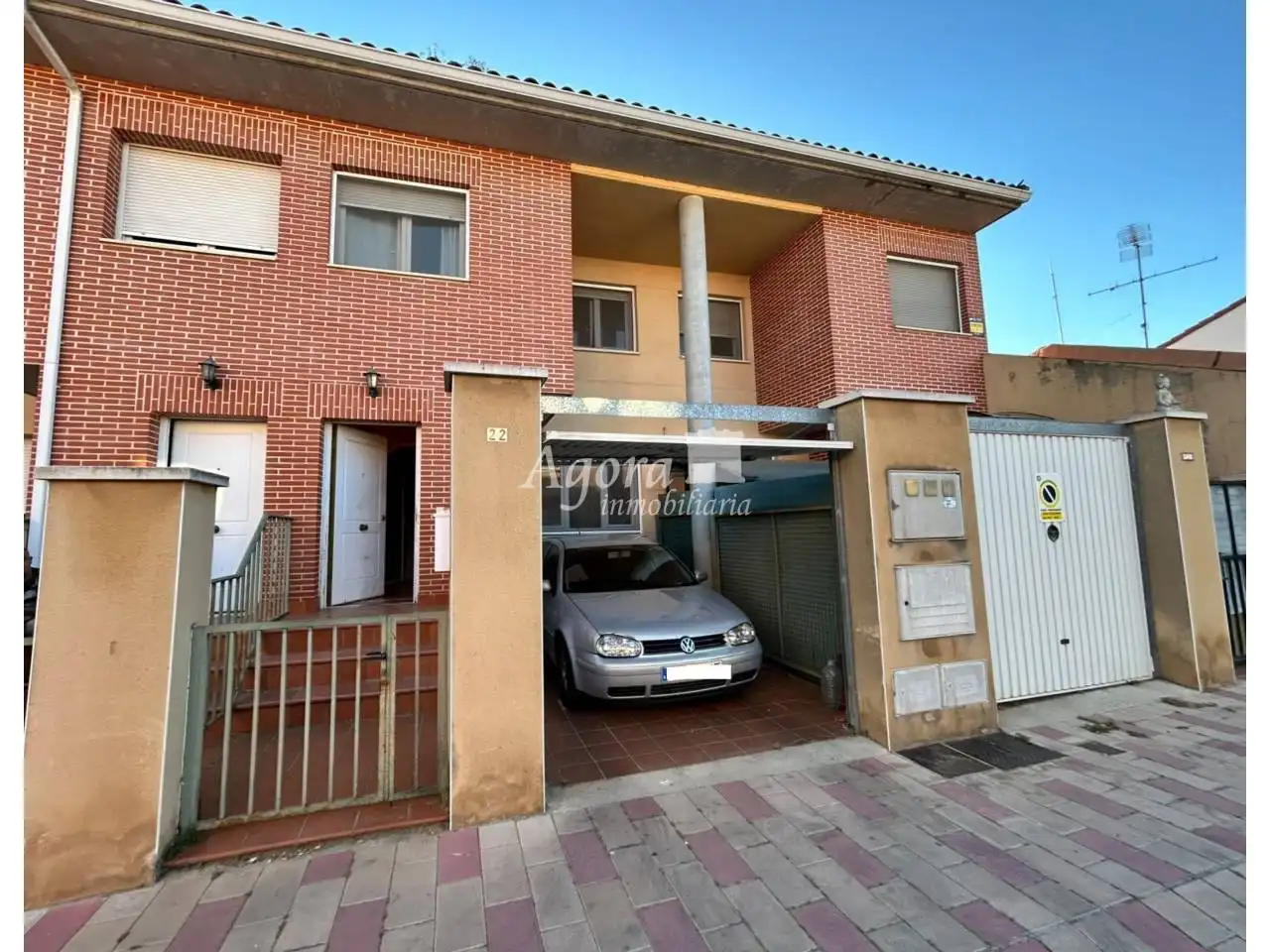 Vista exterior de Casa adosada en venta en Valladolid con Calefacción y Jardín privado