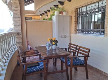 Chalet con balcón en venta en El Edén