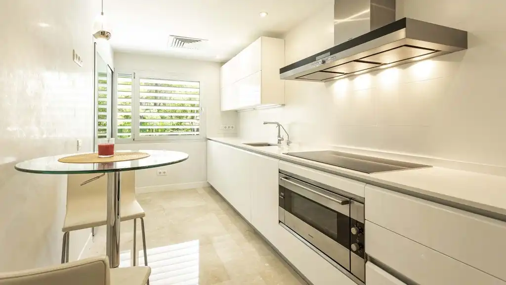 Cuina de Apartament en venda en Calvià amb Aire condicionat, Jardí privat i Terrassa