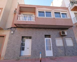 Vista exterior de Apartament en venda en Torrevieja amb Terrassa i Moblat