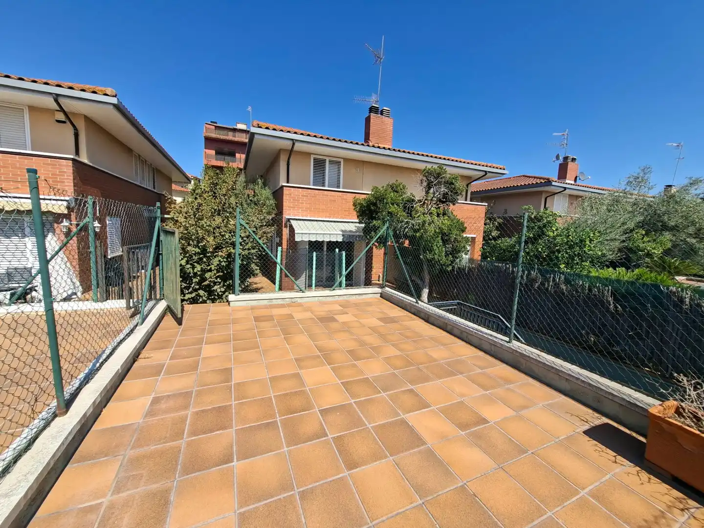 Casa amb terrassa en venda a Passatge Sant Pere 12