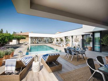 Casa amb piscina en venda a Carrer de Comamillana