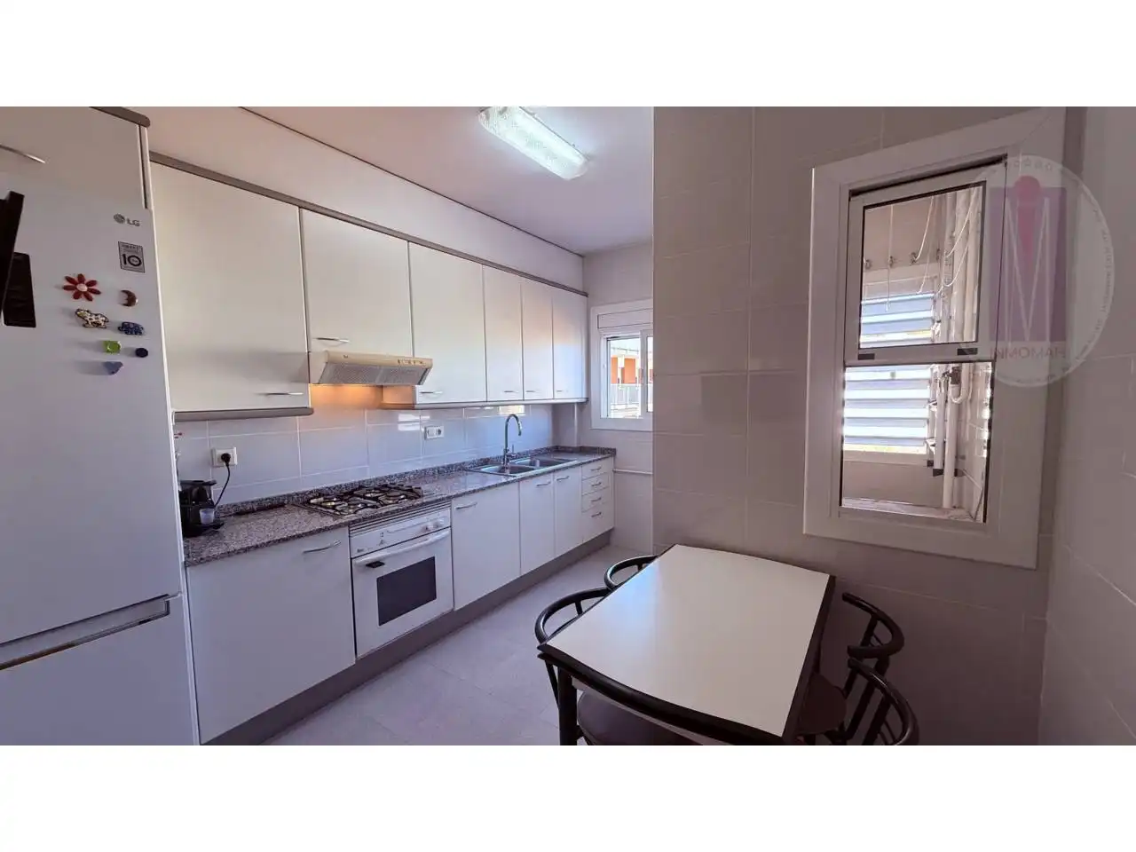 Cocina de Piso en venta en Cornellà de Llobregat con Calefacción y Balcón