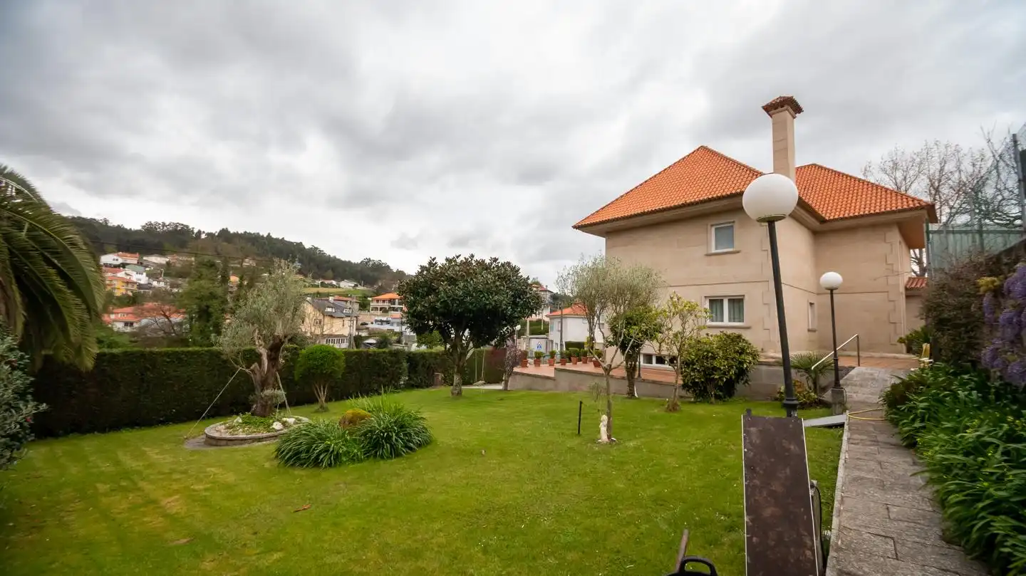 Jardí de Casa o xalet en venda en Culleredo amb Jardí privat, Terrassa i Traster